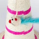 MINA PET конусовидна драскалка за котки от сизал с играчка, 47 × 32 см - Image 2